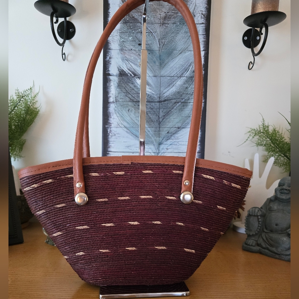 Straw tote, Burgundy and tan. Unbranded. Euc